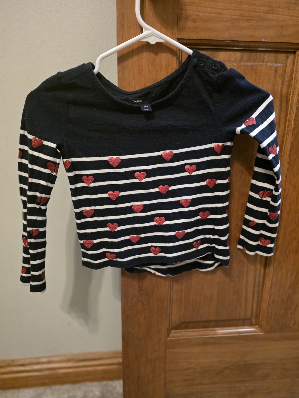 GAP Navy & White Striped Long Sleeve Top with Red Hearts Size 6/7
